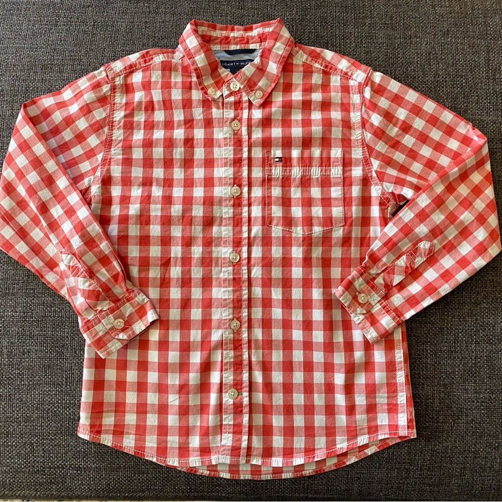 ⭐️ Tommy Hilfiger Kids Red and White Checkered Button-Up Shirt, Boys 7, Gingham